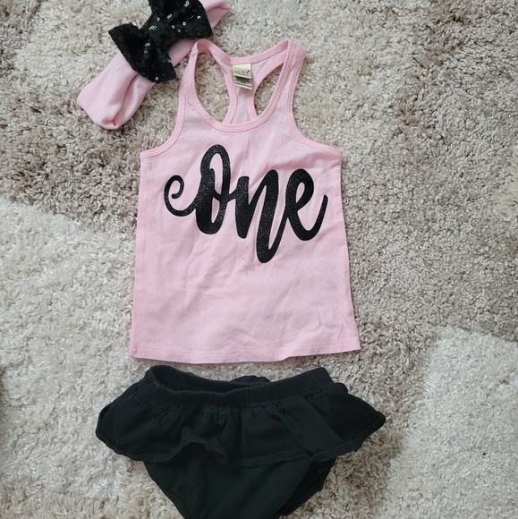 Girl's 1st birthday outfit - Picture 1 of 1
